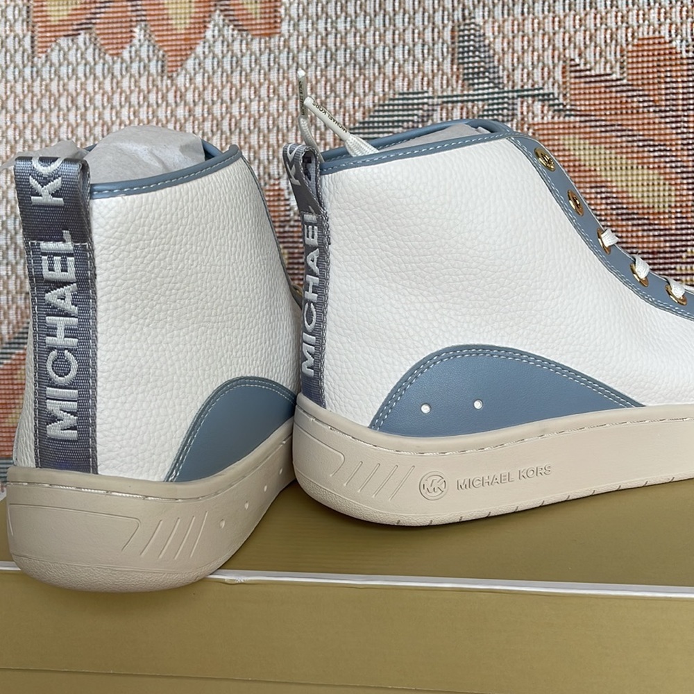 MICHAEL KORS
SHEA MID HIGH TOP
FAUX LEATHER
49F3SHFESL
PALE BLUE
NEW - Picture 15 of 16